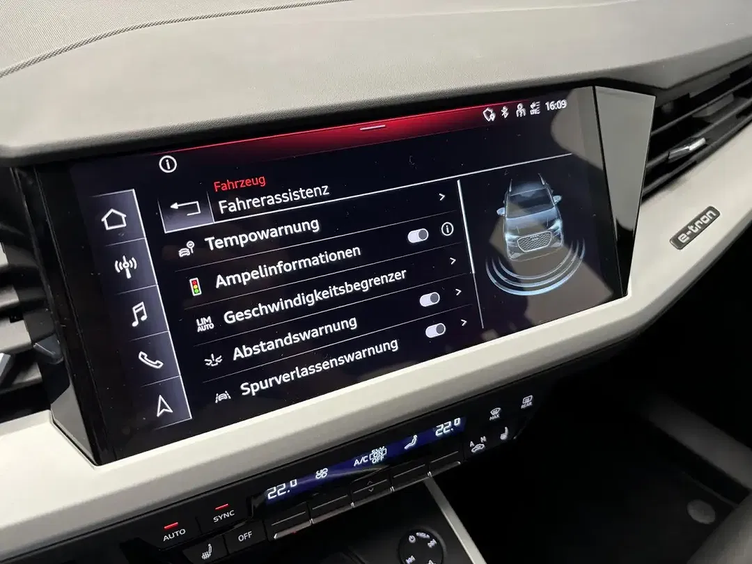 Audi Q4 e-tron 40 - Thumbnail 13