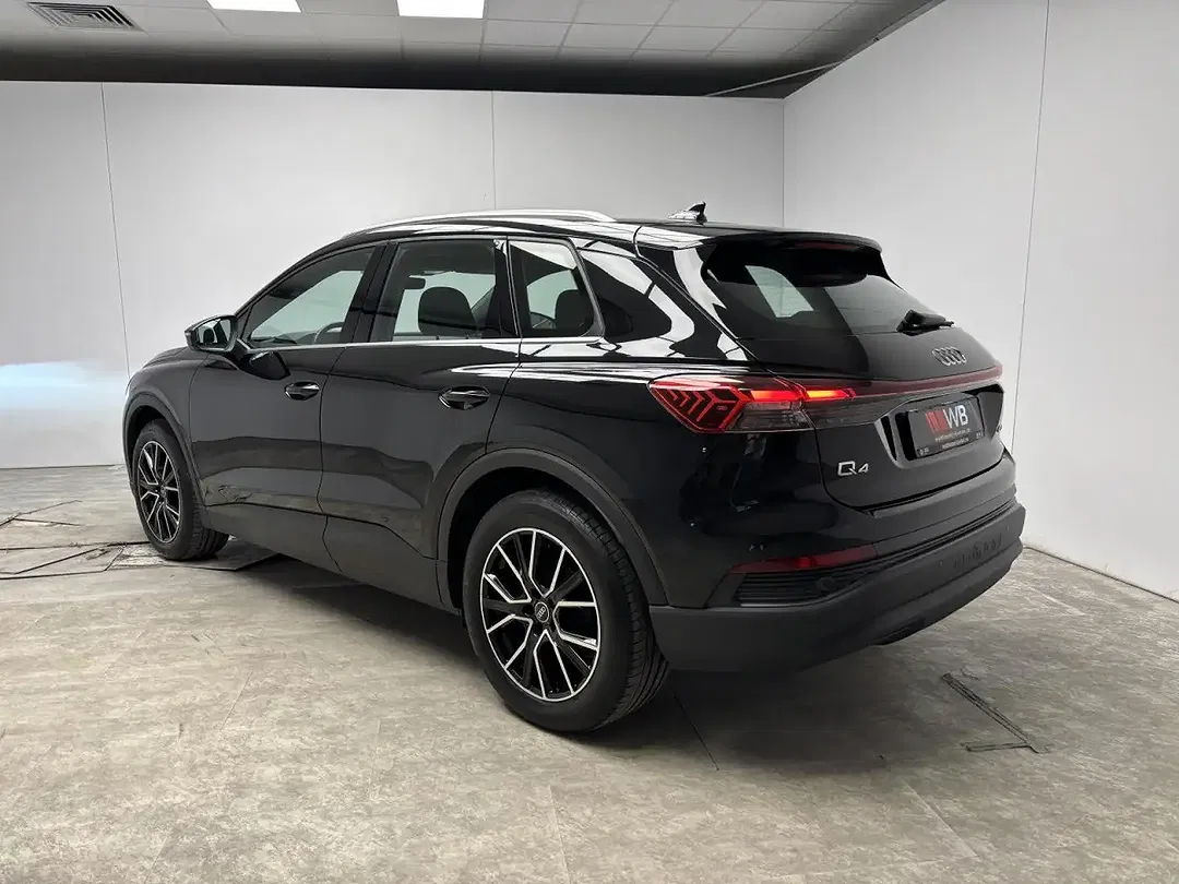 Audi Q4 e-tron 40 - Thumbnail 3