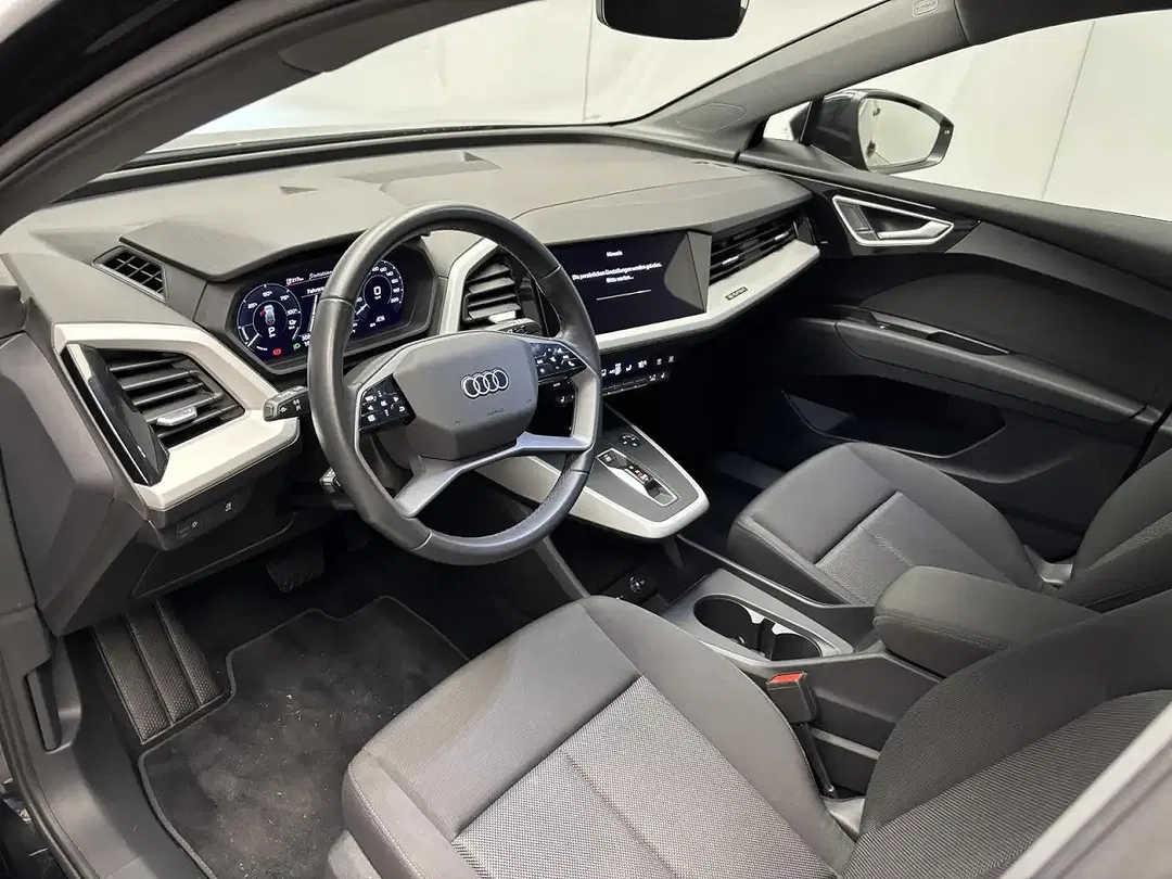 Audi Q4 e-tron 40 - Thumbnail 4
