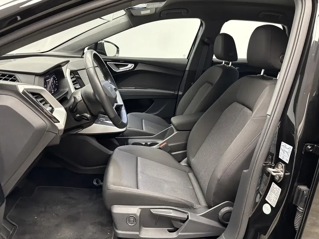 Audi Q4 e-tron 40 - Thumbnail 5