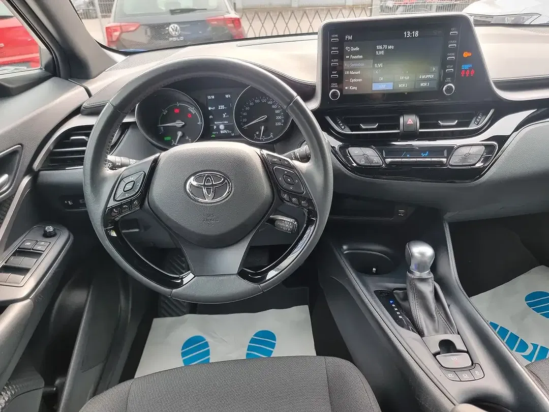 Toyota C-HR AUT Hybrid - Thumbnail 10