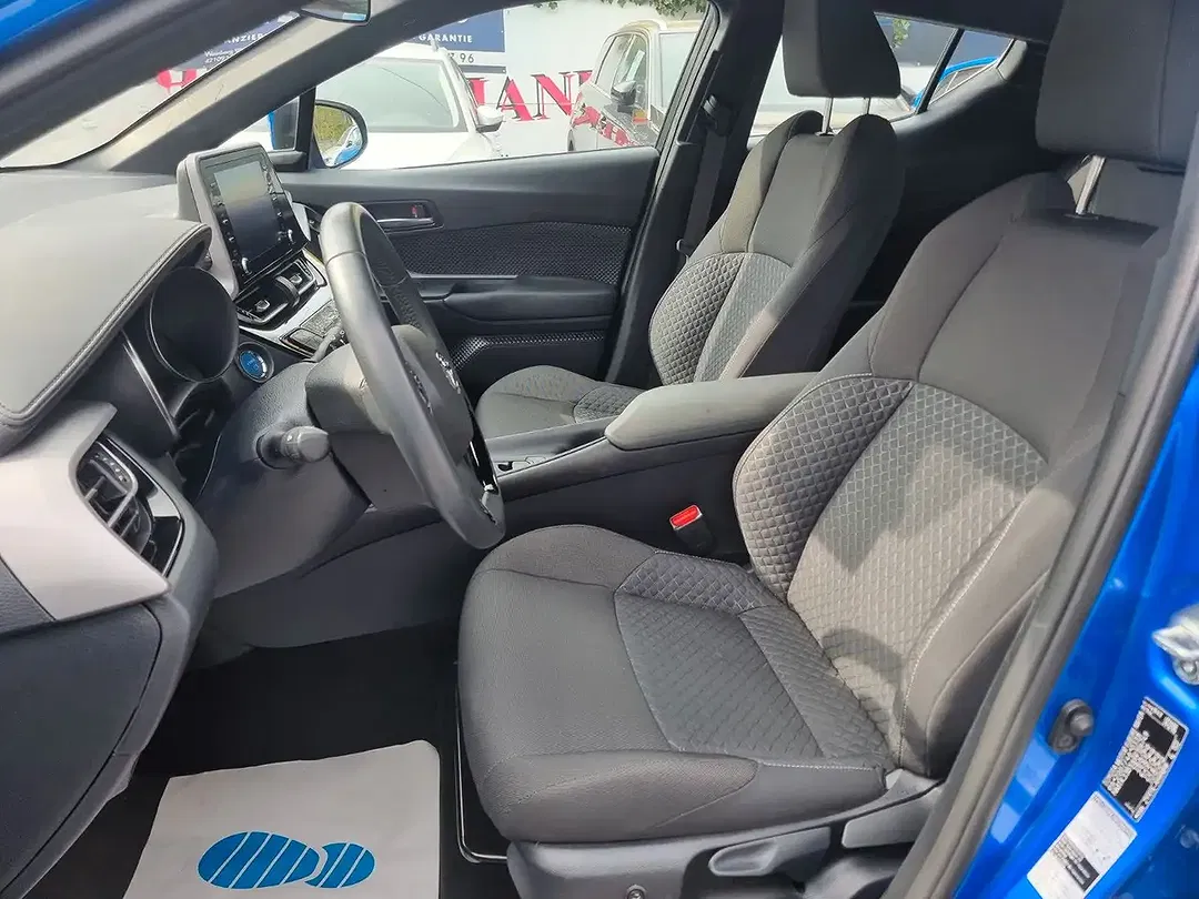 Toyota C-HR AUT Hybrid - Thumbnail 12