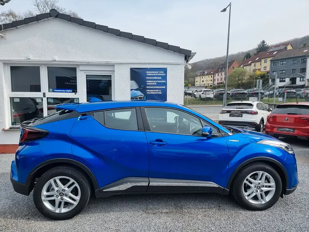 Toyota C-HR AUT Hybrid - Thumbnail 5