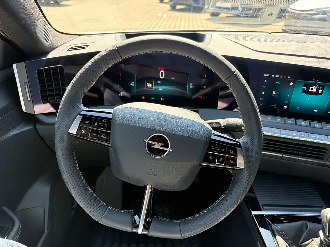 Opel Astra 1.2 Turbo GS - Thumbnail 10