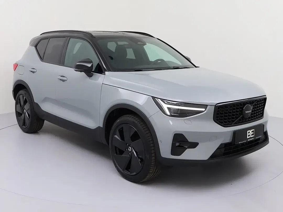 Volvo XC40 B4 Ultra Black Edition - Thumbnail 3