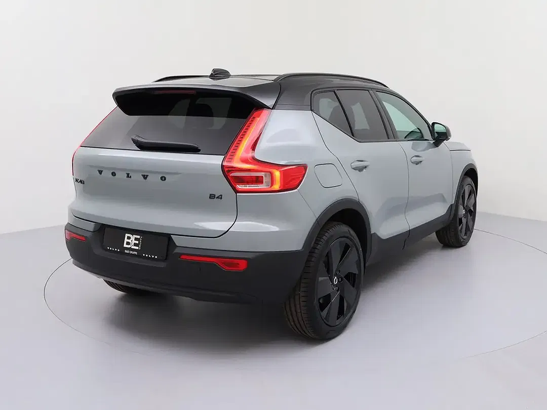 Volvo XC40 B4 Ultra Black Edition - Thumbnail 5