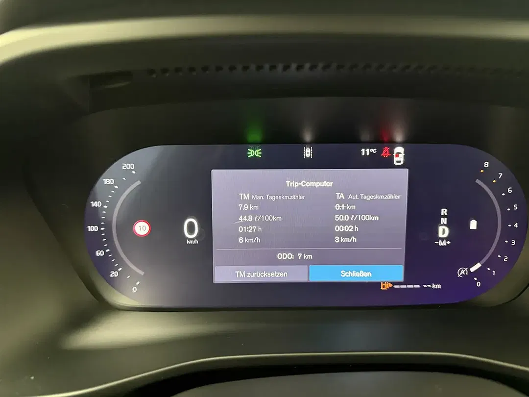 Volvo XC40 B4 Ultra Black Edition - Thumbnail 9