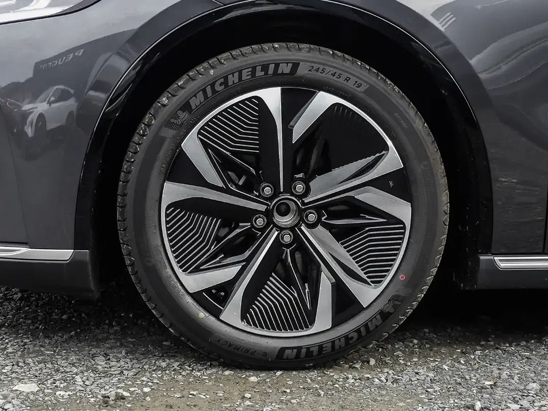 Mazda 6 EV Takumi Plus - Thumbnail 3