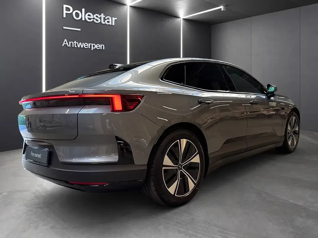 Polestar 4 - Thumbnail 3