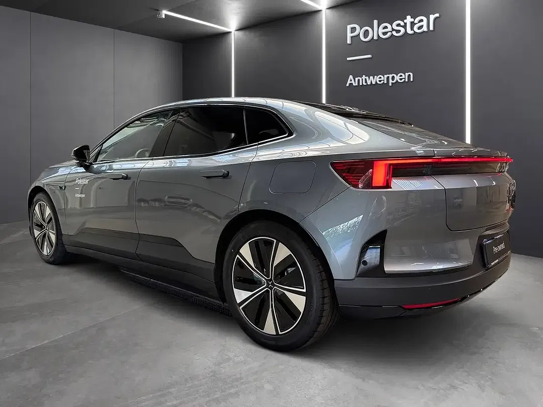 Polestar 4 - Thumbnail 4