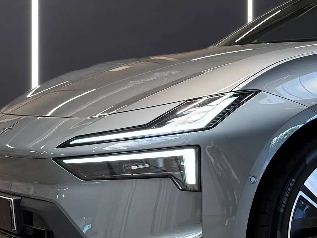 Polestar 4 - Thumbnail 5