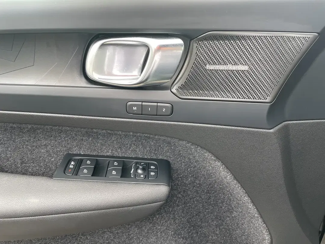 Volvo C40 AWD Twin Motor Ultimate - Thumbnail 11