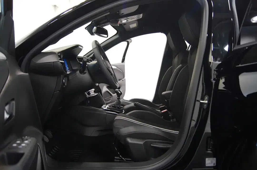 Opel Corsa GS - Thumbnail 2