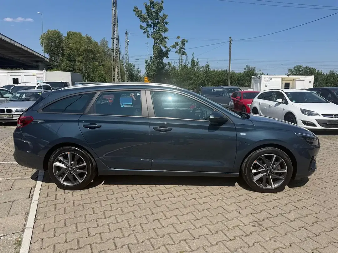 Hyundai i30 MHEV cw Trend - Thumbnail 4