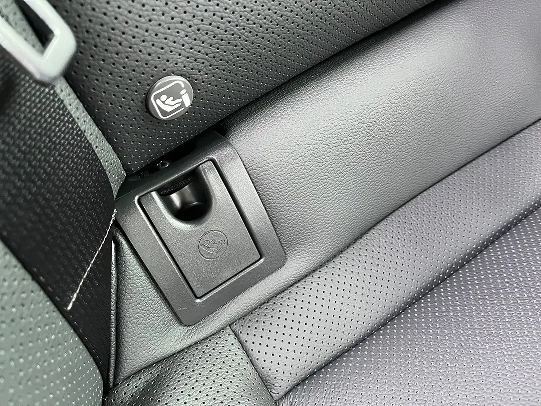 Toyota Camry Hybrid Executive - Thumbnail 17