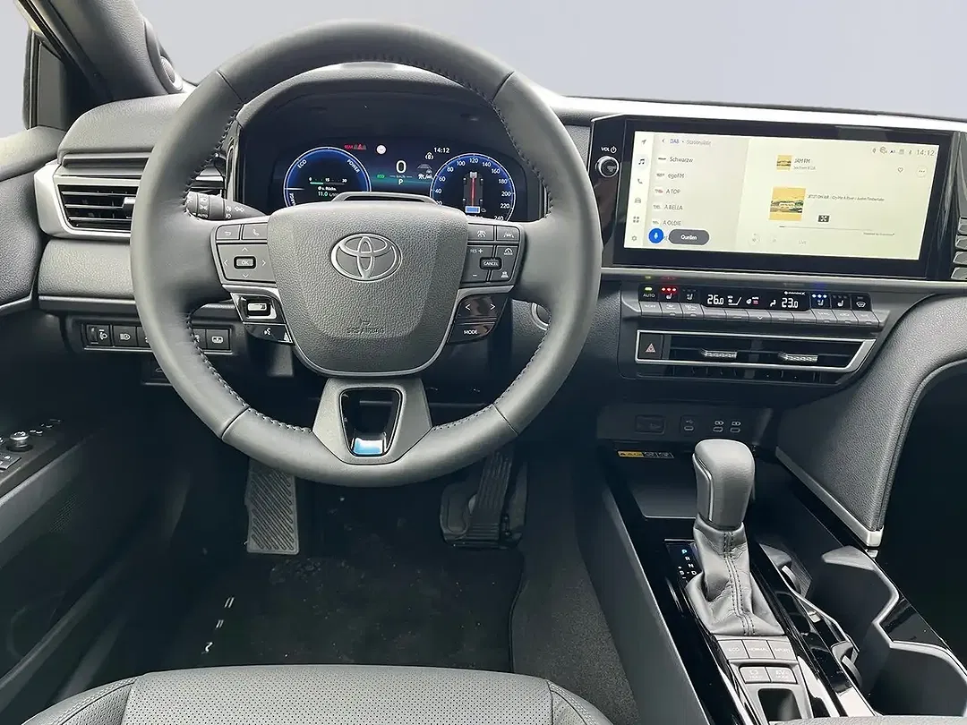 Toyota Camry Hybrid Executive - Thumbnail 19