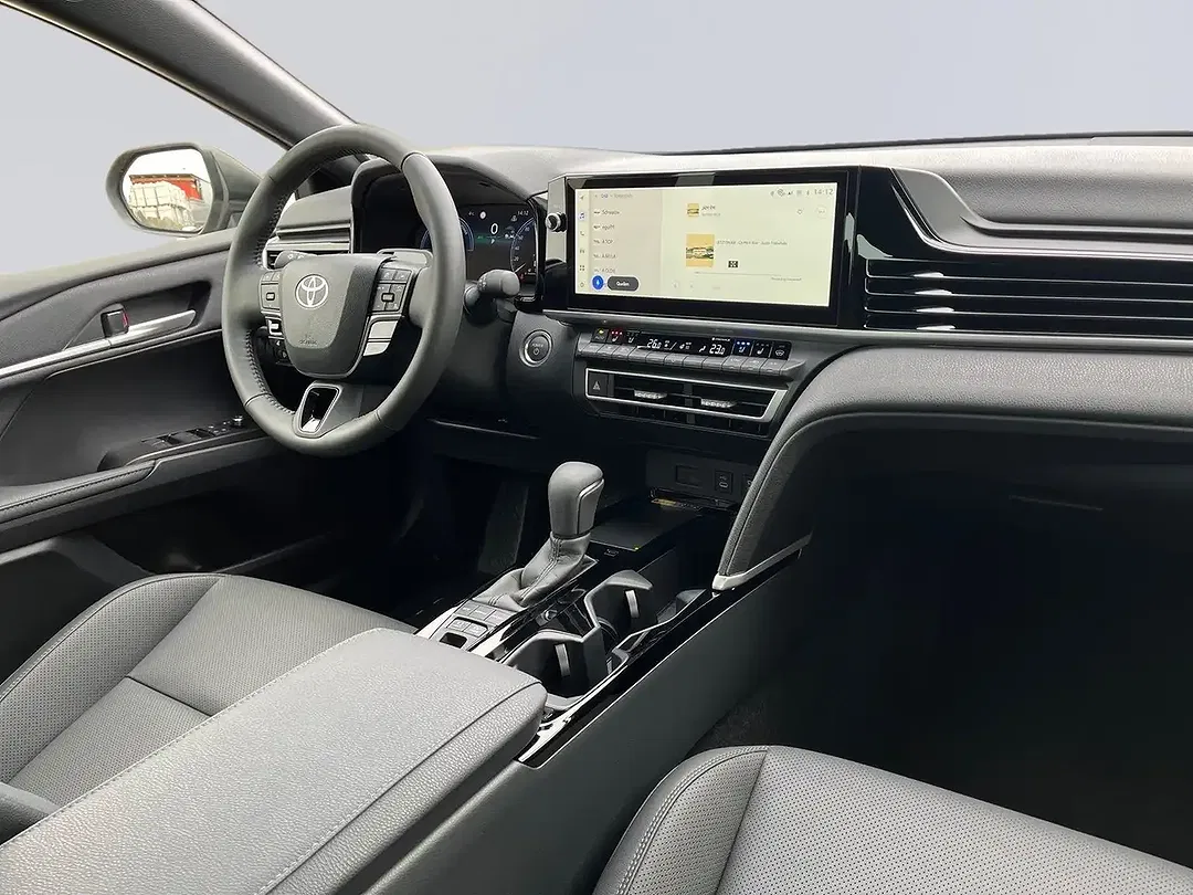 Toyota Camry Hybrid Executive - Thumbnail 5
