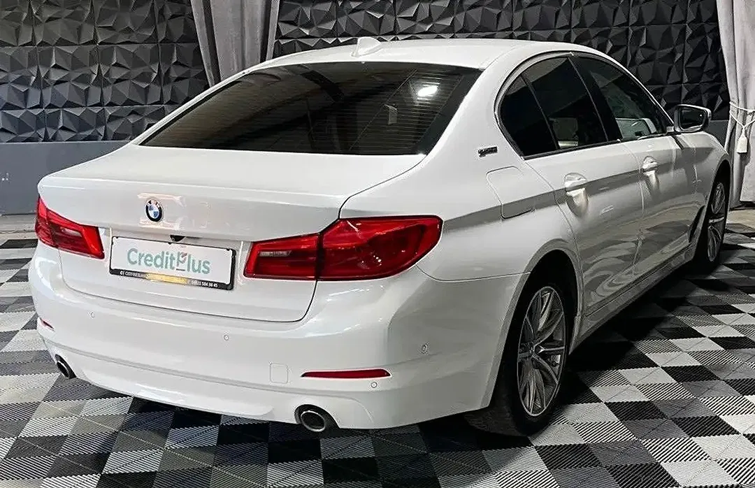 BMW 530 Hybrid - Thumbnail 4