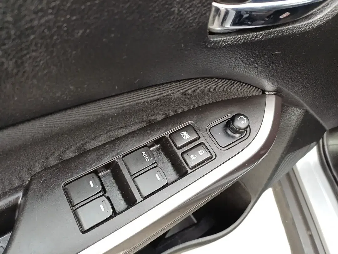 Suzuki Vitara Hybrid GL+ - foto 15