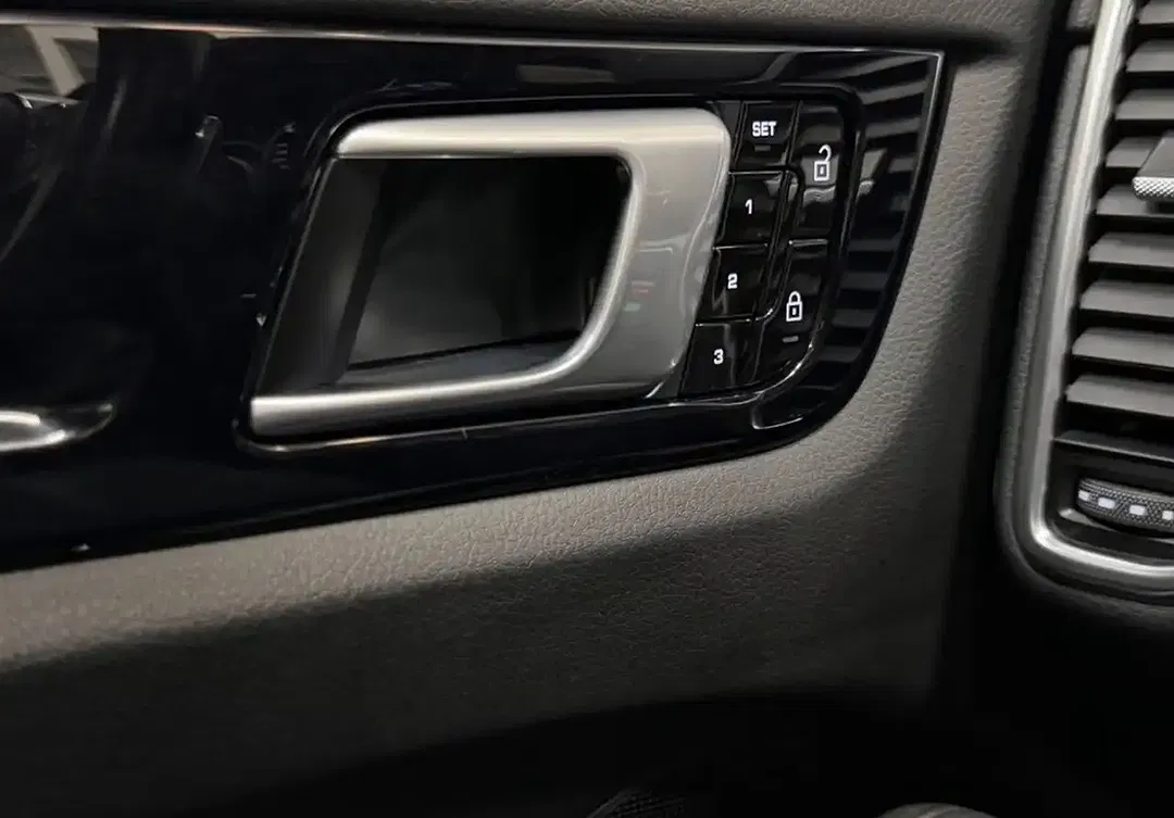 Porsche Cayenne E-Hybrid - Thumbnail 14