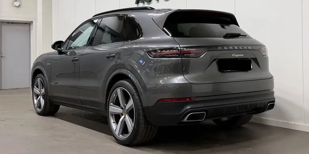Porsche Cayenne E-Hybrid - Thumbnail 3