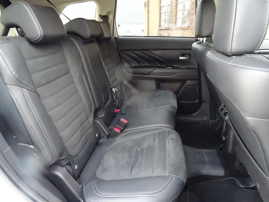 Mitsubishi Outlander PHEV Hybrid Basis Spirit - Thumbnail 12