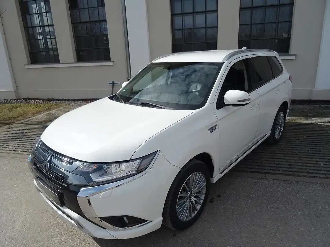 Mitsubishi Outlander PHEV Hybrid Basis Spirit - foto 2