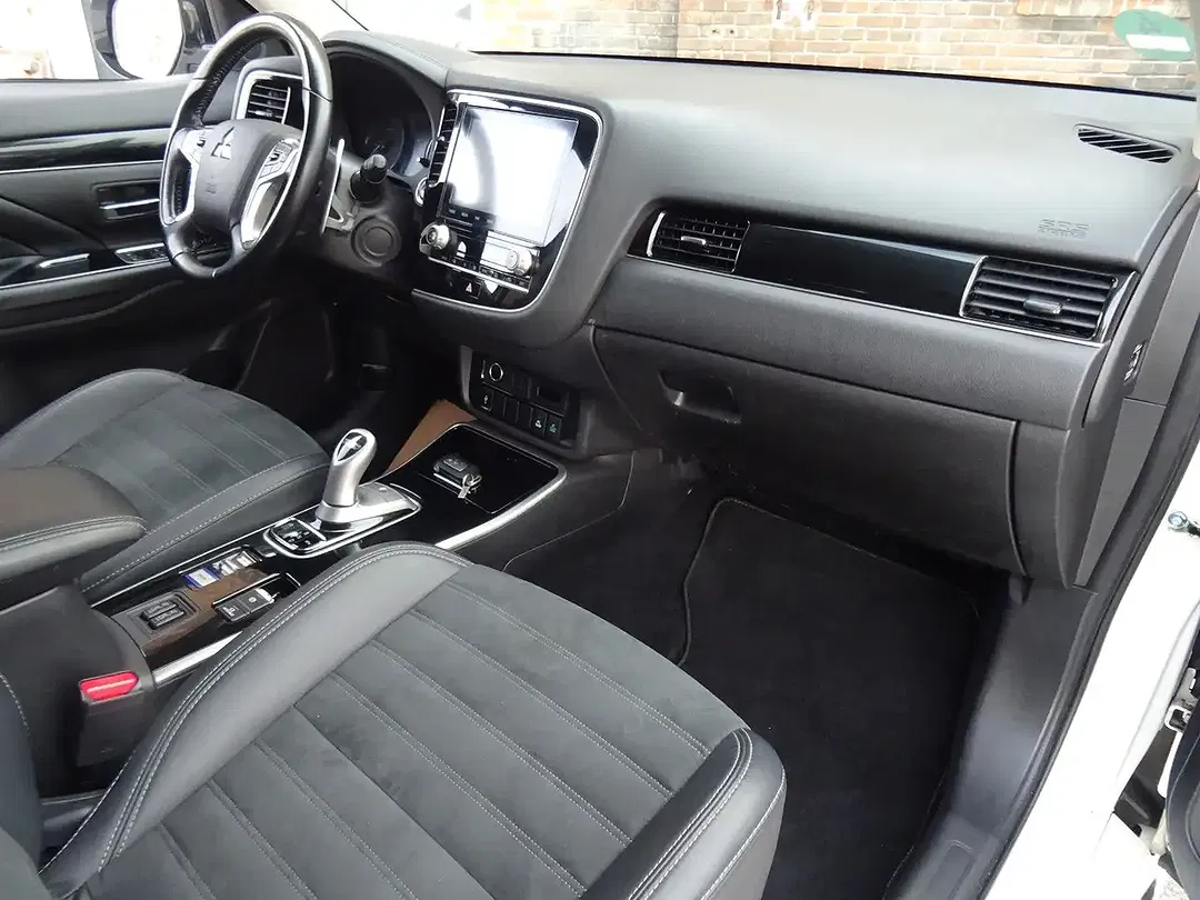 Mitsubishi Outlander PHEV Hybrid Basis Spirit - Thumbnail 9