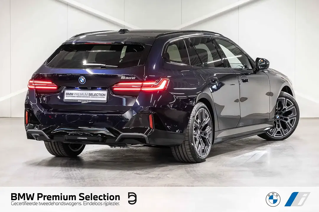 BMW 530 Touring M Sport Pro - Thumbnail 2