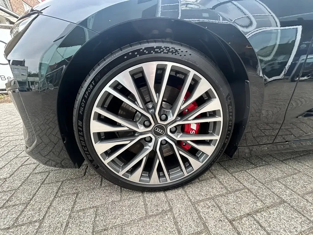Audi S6 e-tron Avant - foto 11
