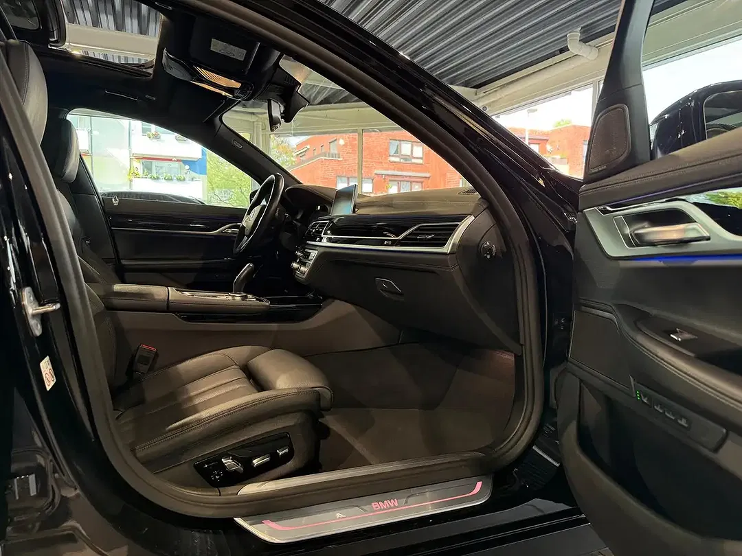 BMW 745 xDrive - Thumbnail 11