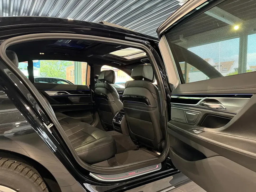 BMW 745 xDrive - Thumbnail 12