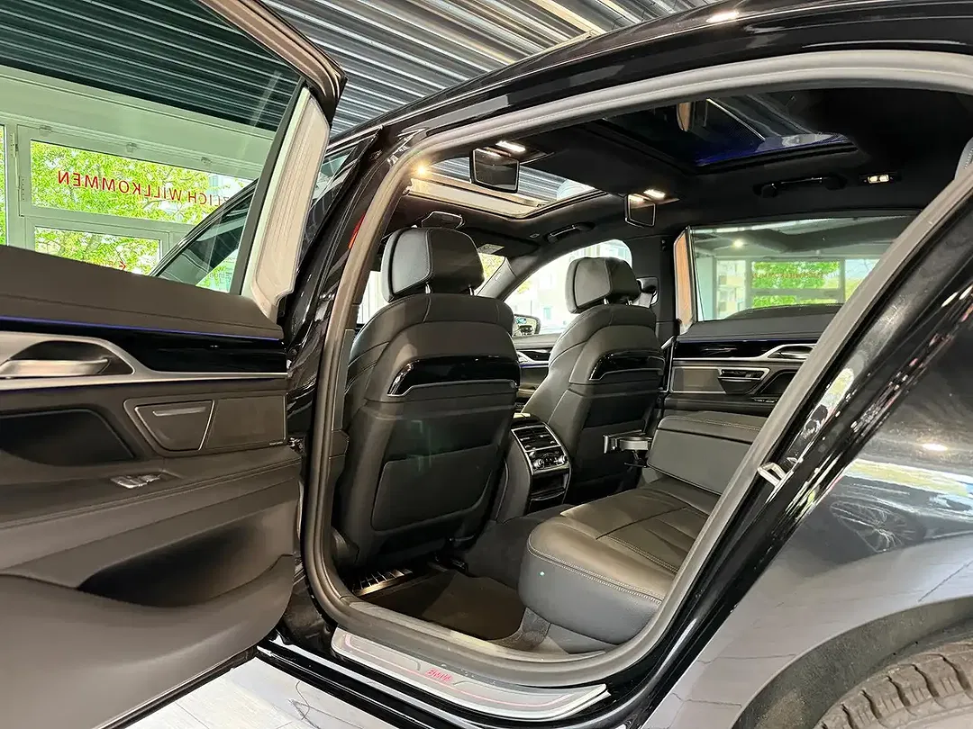 BMW 745 xDrive - Thumbnail 13