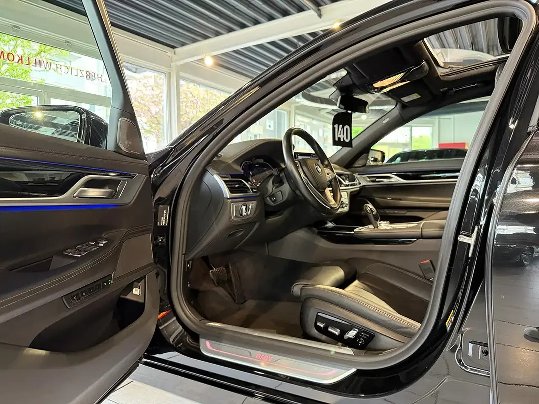 BMW 745 xDrive - Thumbnail 4