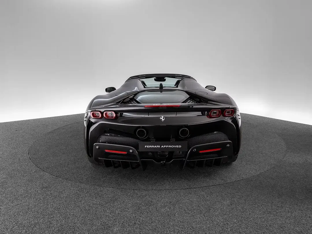 Ferrari SF90 Spider - Thumbnail 4