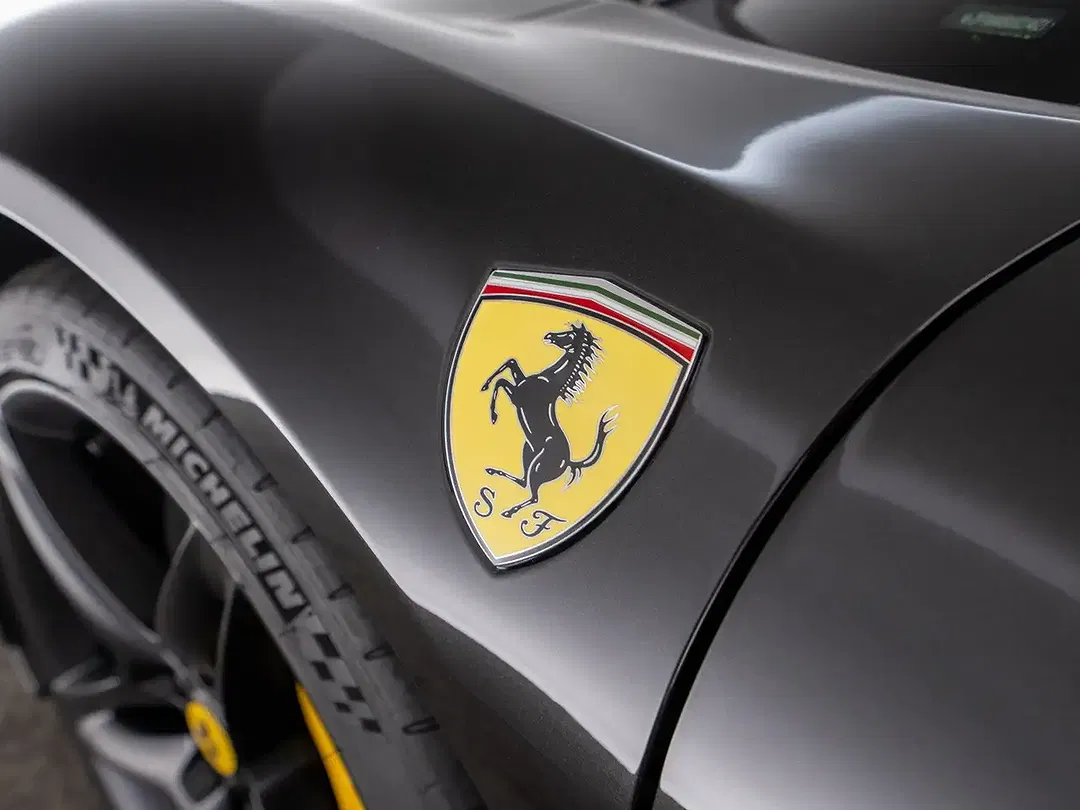 Ferrari SF90 Spider - Thumbnail 8