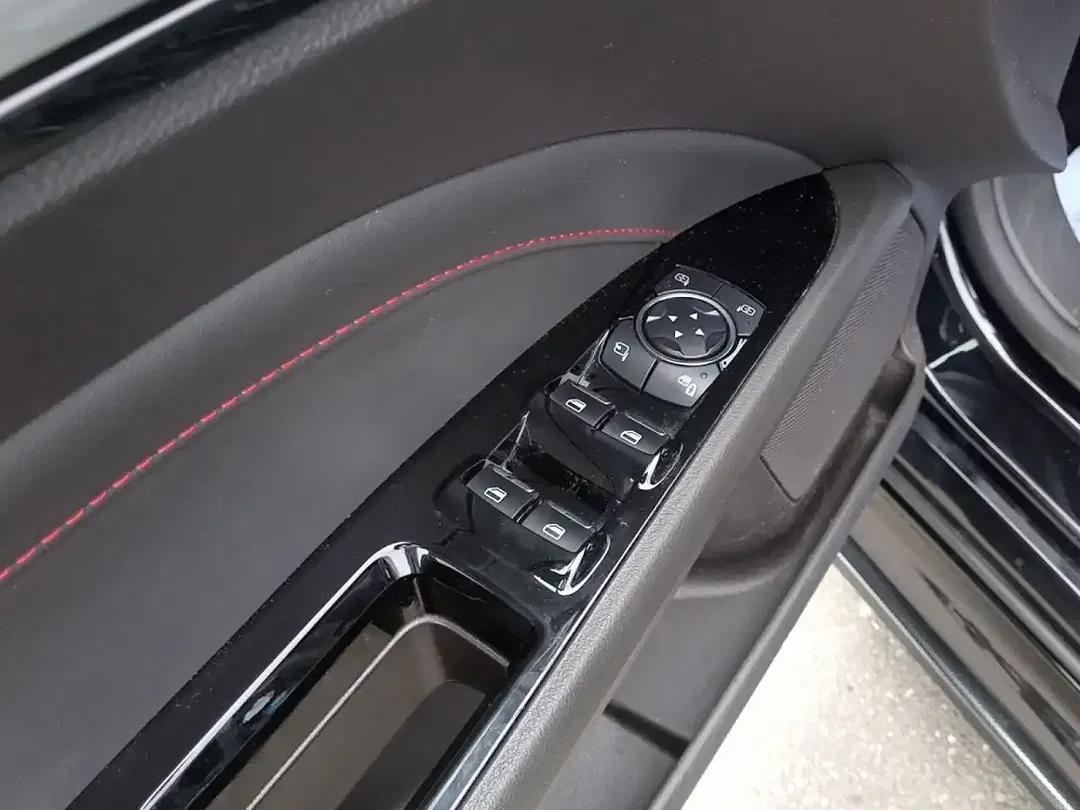 Ford Mondeo Hybrid ST-Line - foto 13