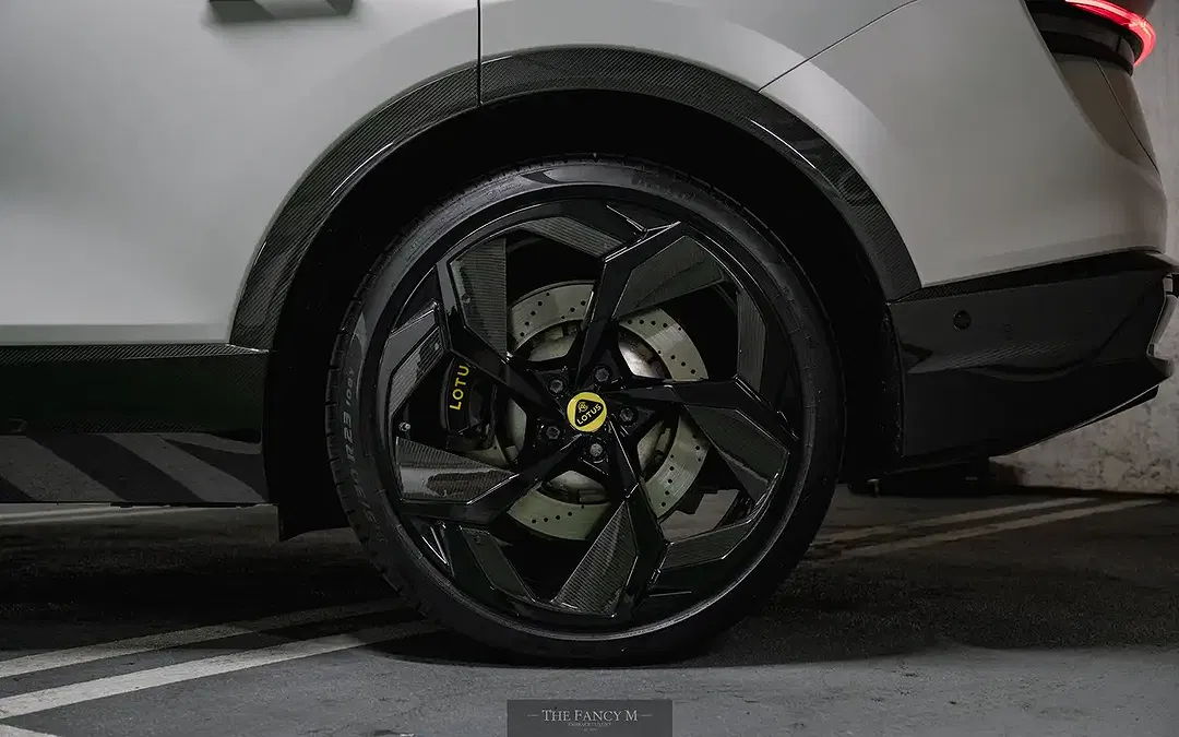 Lotus Eletre R - Thumbnail 10
