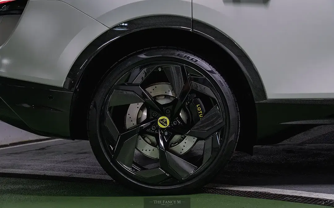 Lotus Eletre R - Thumbnail 7
