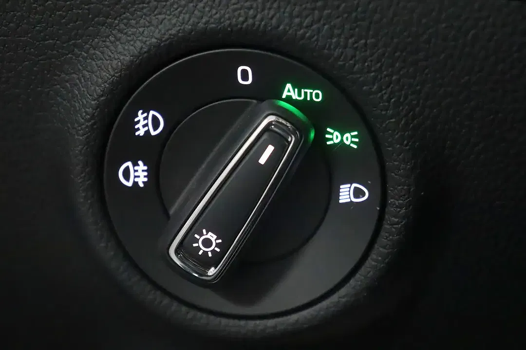 Skoda Superb 2.0 TDI DSG Combi Ambition - Thumbnail 9