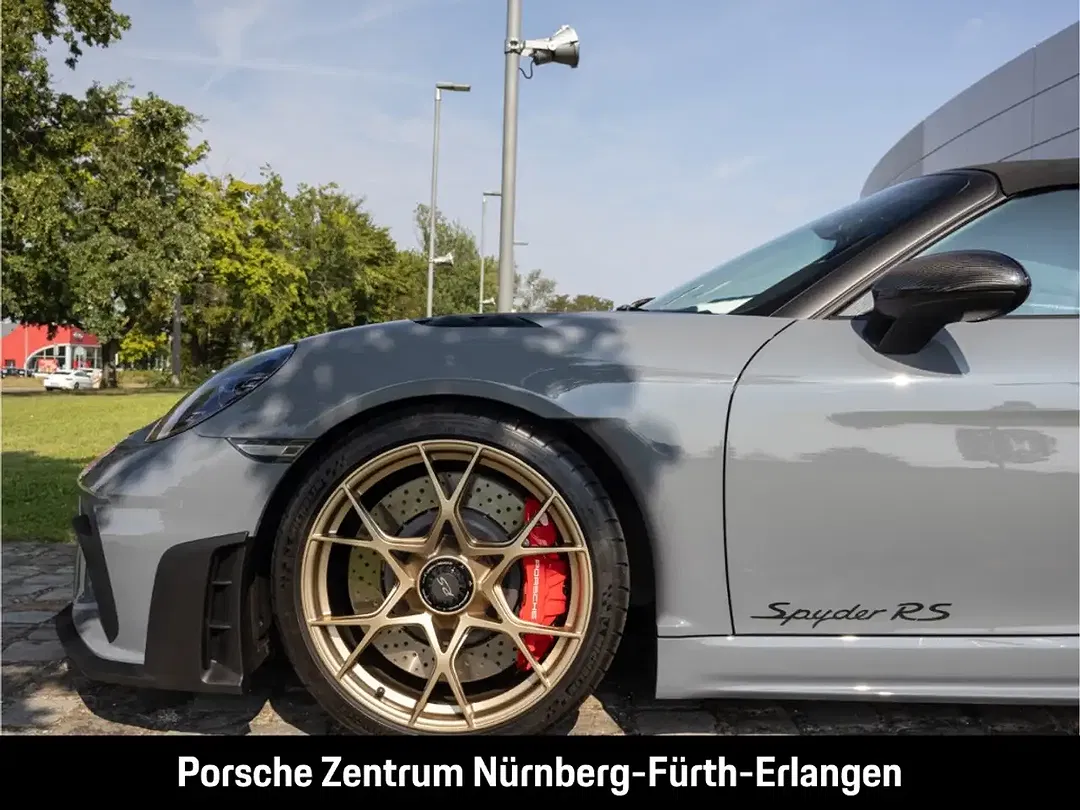 Porsche 718 Spyder RS - Thumbnail 12