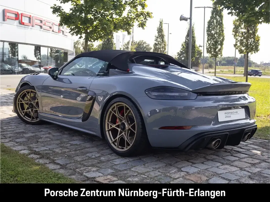 Porsche 718 Spyder RS - Thumbnail 3