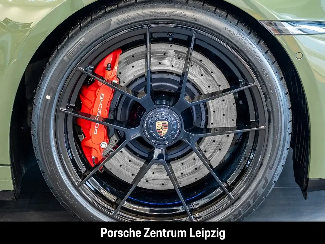 Porsche 992 Carrera 4 GTS - Thumbnail 10