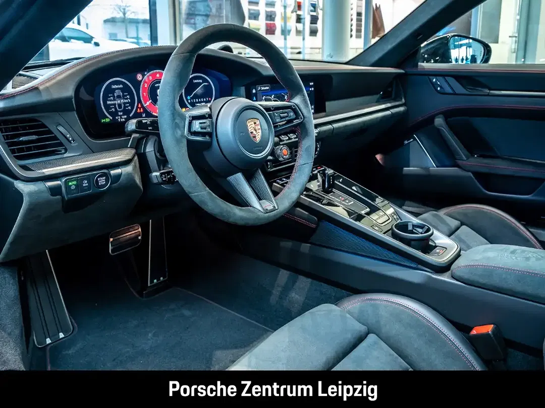 Porsche 992 Carrera 4 GTS - Thumbnail 14