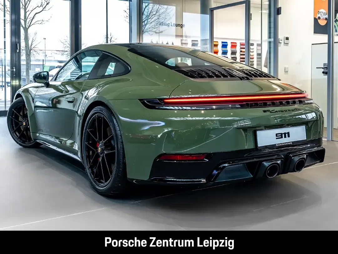 Porsche 992 Carrera 4 GTS - Thumbnail 3