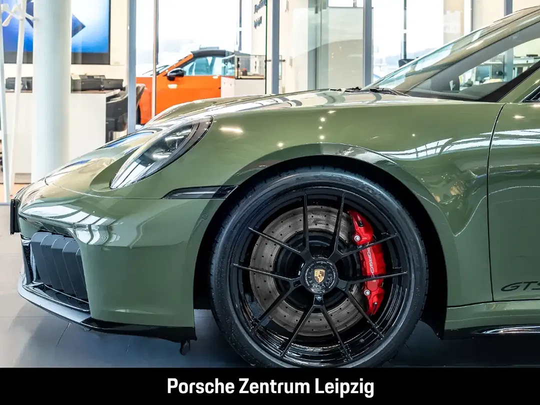 Porsche 992 Carrera 4 GTS - Thumbnail 7