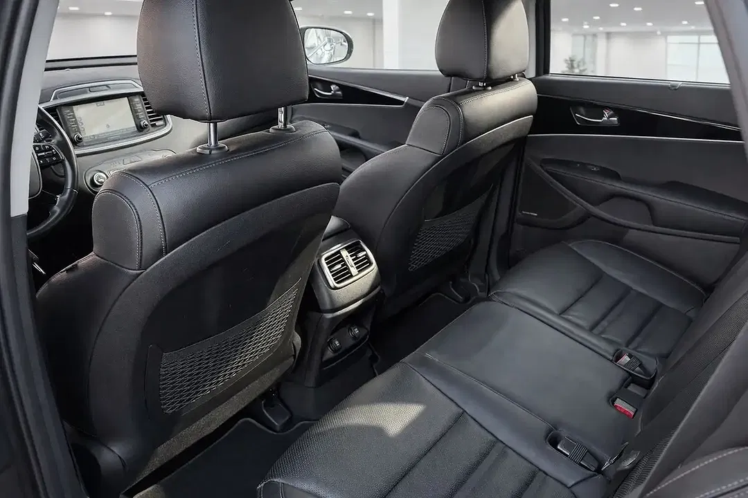 Kia Sorento 4WD Platinum Edition - Thumbnail 13