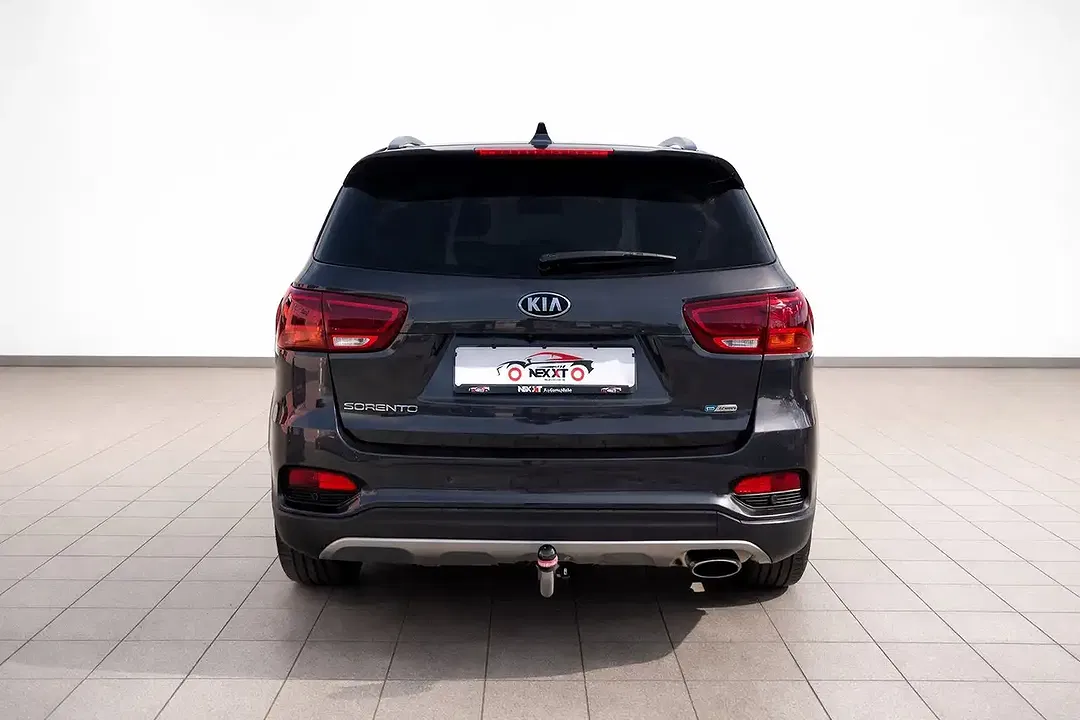 Kia Sorento 4WD Platinum Edition - Thumbnail 5