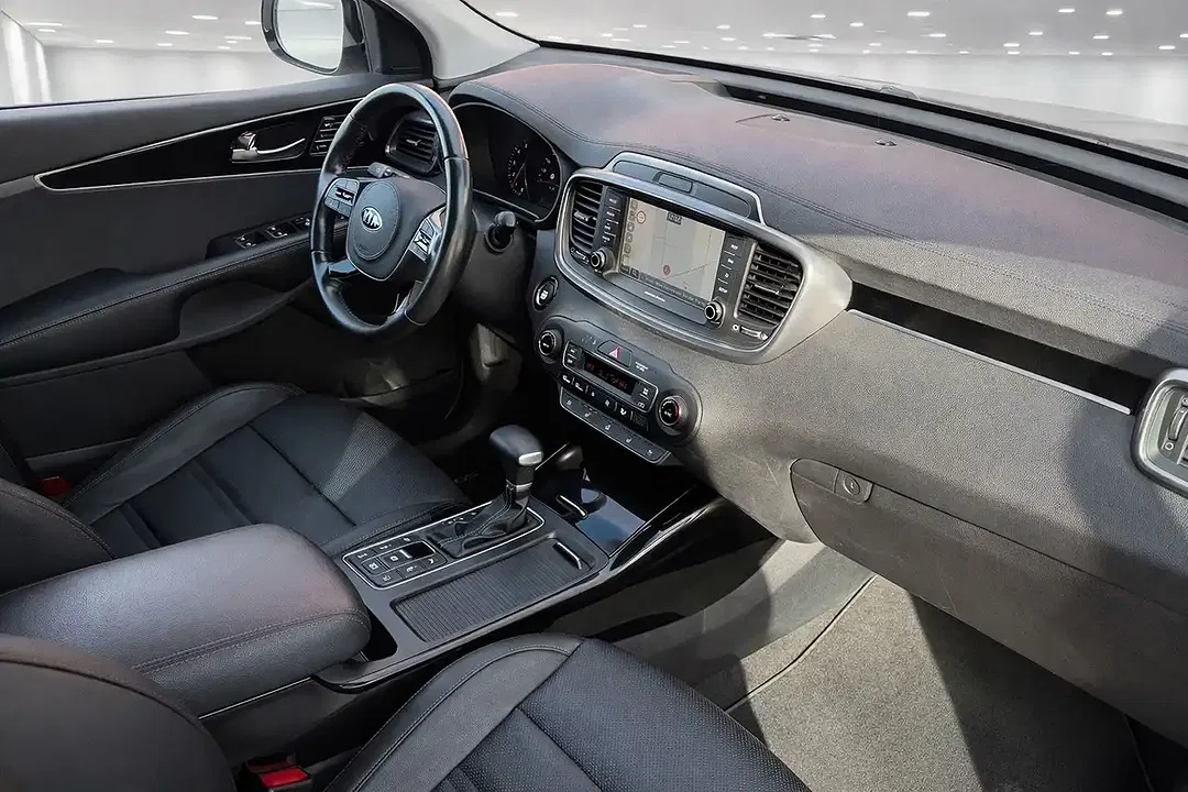 Kia Sorento 4WD Platinum Edition - Thumbnail 9