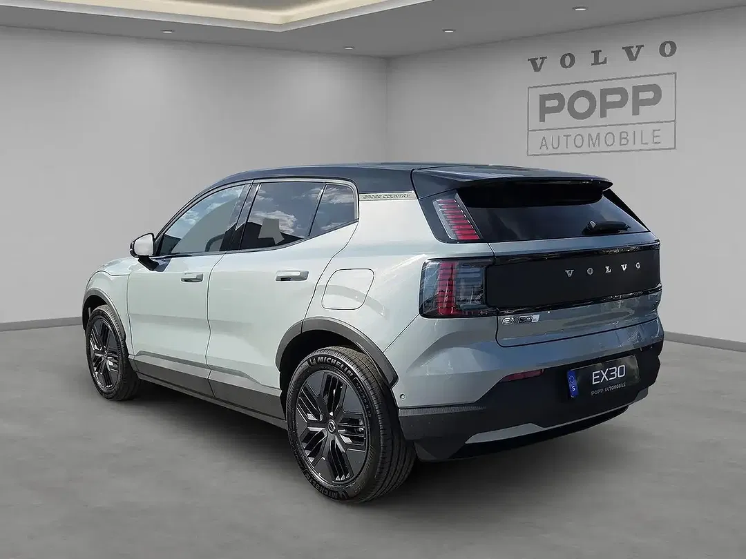 Volvo EX30 AWD Twin Motor Performance Ultra - Thumbnail 3